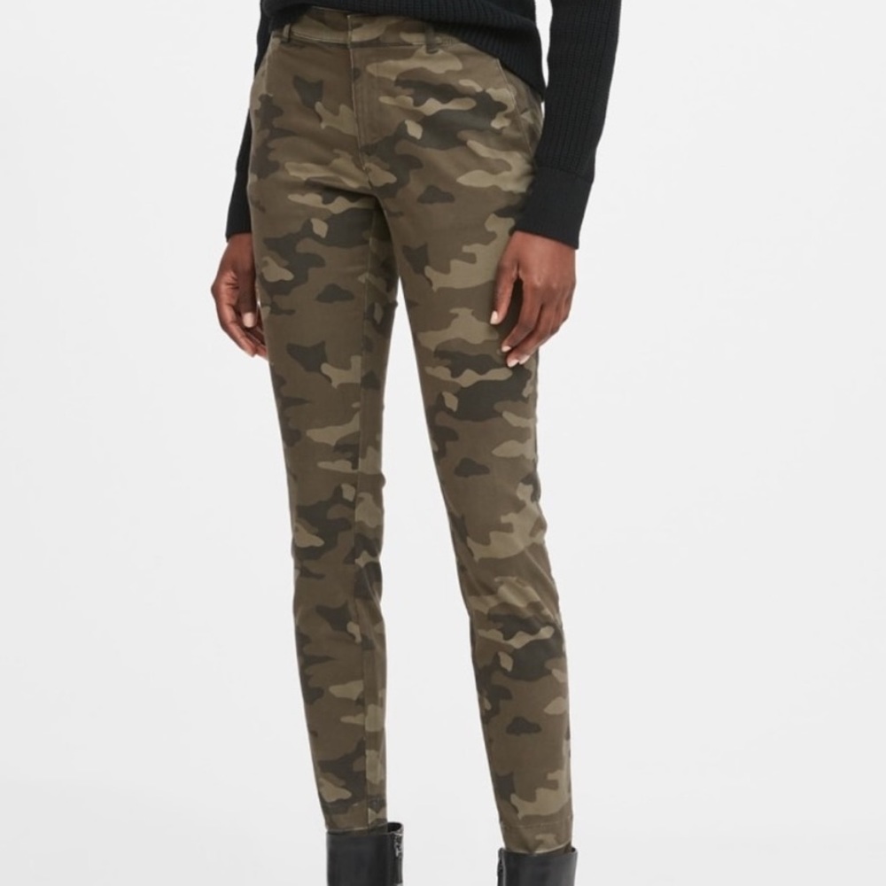 Banana Republic Sloan Pant Army green print Dress Pant regular fit